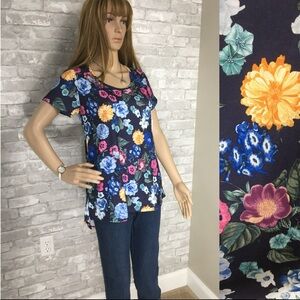 LuLaRoe floral Classic T - XS